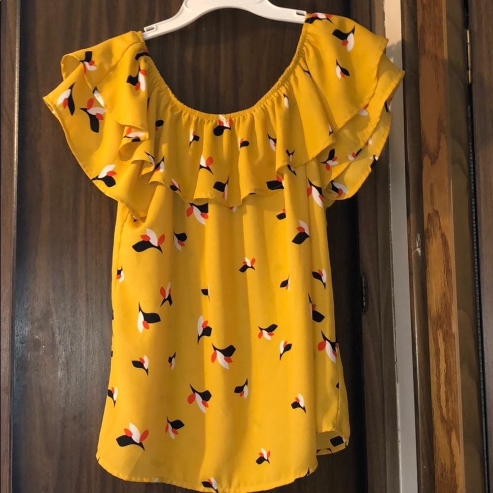 Fun yellow top